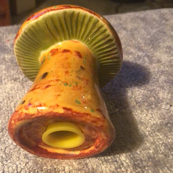 Vintage 1970s Ceramic tan, green, red, & dark brown spots Mushroom Shaker - Picture 2 of 3